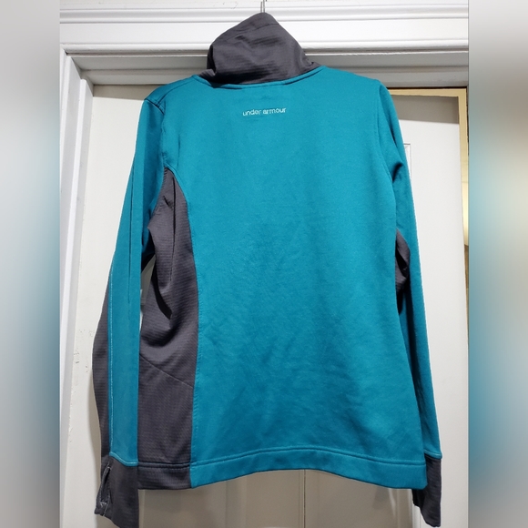 Under Armor Pullover with Zippered Neck and Pockets. Women's EUC - Picture 3 of 6